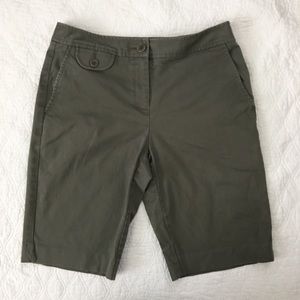 Talbots Petites Shorts Size 4 Green Knee Length